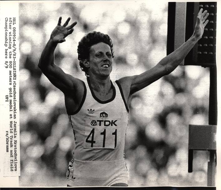 800 m: Jarmila Kratochvilova, la ceca grande rivale di Marita Koch in quegli anni, visse il suo anno d’oro nel 1983, quando a di Monaco di Baviera stabil il primato mondiale della distanza, fermando il cronometro sull’1&#39;53